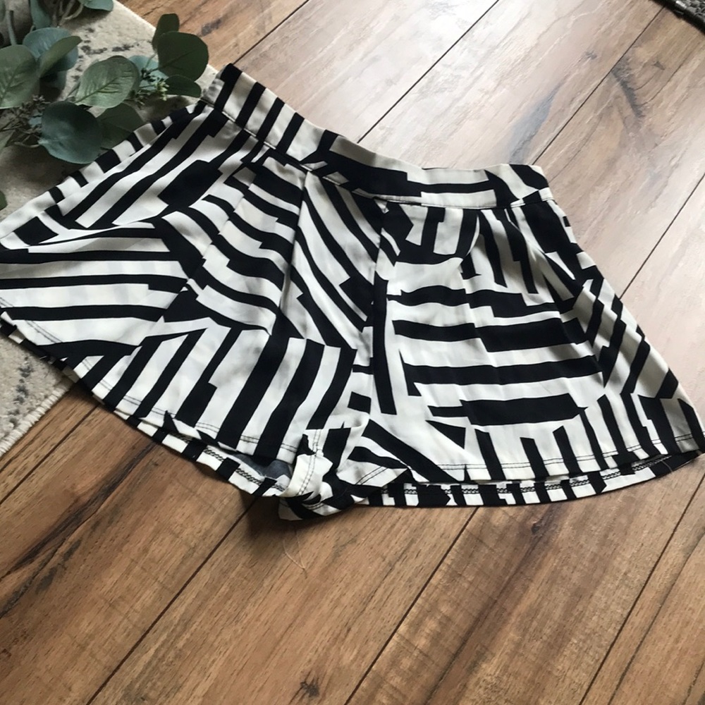 Boutique stretch shorts